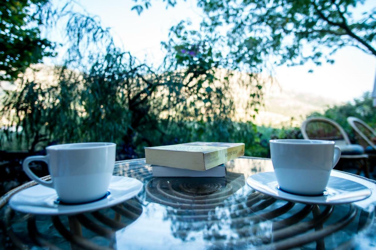 Almond Trees Cottage Divarata 外观 照片